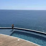 Apartamento Oceanfront Elegance Madeira Retreat