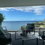 Oceanfront Elegance Madeira Retreat *