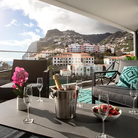 Oceanfront Elegance Madeira Retreat Appartement Câmara de Lobos
