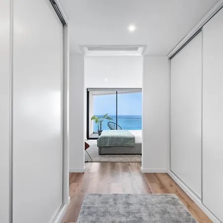 아파트 Oceanfront Elegance Madeira Retreat *