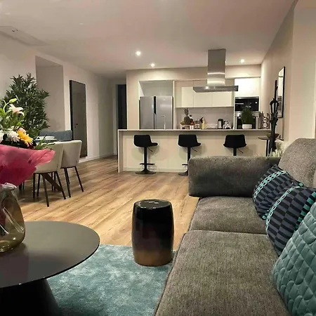 Oceanfront Elegance Madeira Retreat