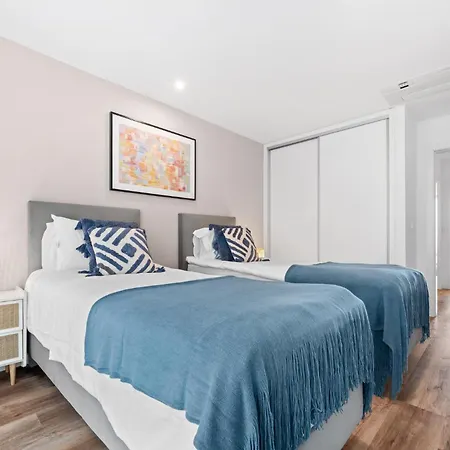 Oceanfront Elegance Madeira Retreat 카메라데로보스