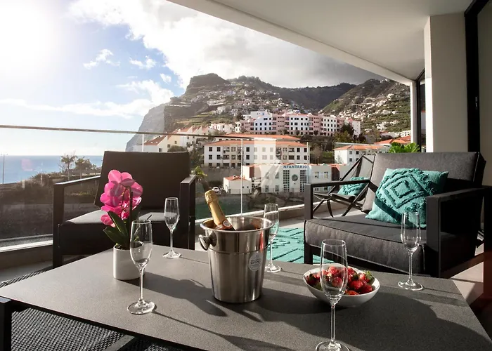 Oceanfront Elegance Madeira Retreat Appartement Câmara de Lobos