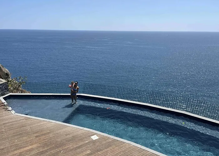 Appartement Oceanfront Elegance Madeira Retreat