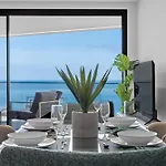 Oceanfront Elegance Madeira Retreat Appartement *