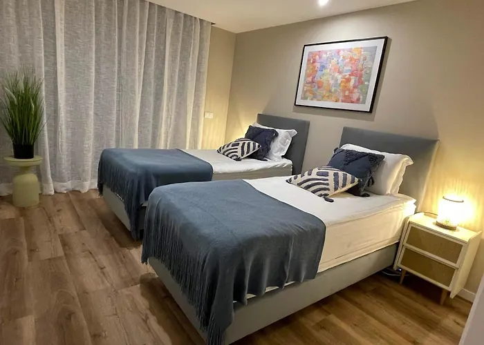 Oceanfront Elegance Madeira Retreat 公寓 卡马拉-德洛布什