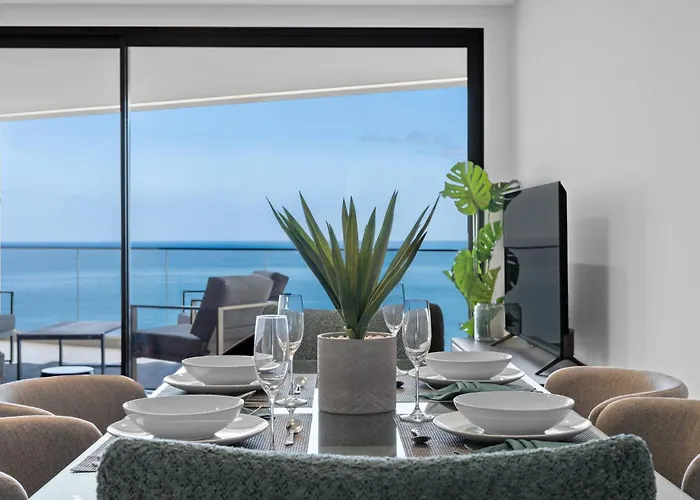Oceanfront Elegance Madeira Retreat Appartement *