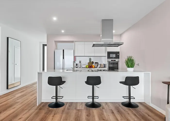 Oceanfront Elegance Madeira Retreat * Câmara de Lobos