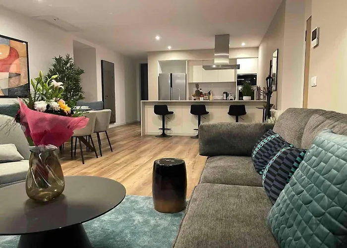 Oceanfront Elegance Madeira Retreat