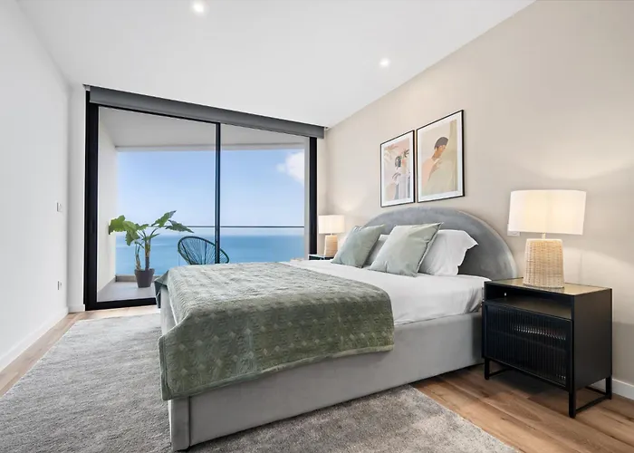 Oceanfront Elegance Madeira Retreat Câmara de Lobos